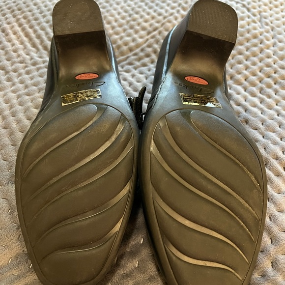 NWT: Clarks Mary Janes- Navy sz9w - Picture 4 of 4